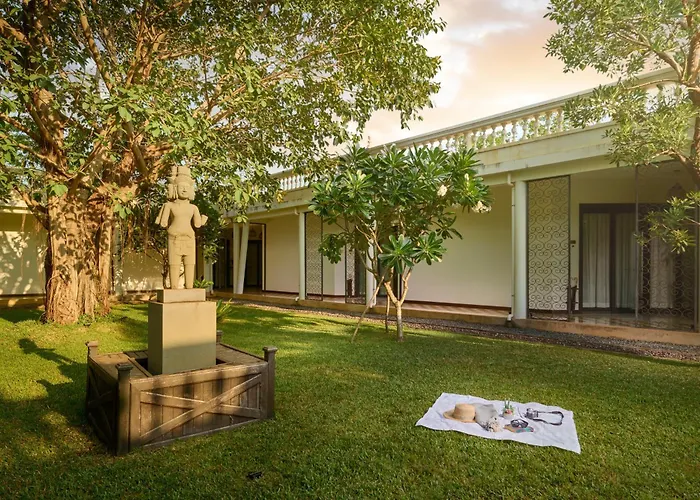 The Embassy Angkor & 5* Siem Reap